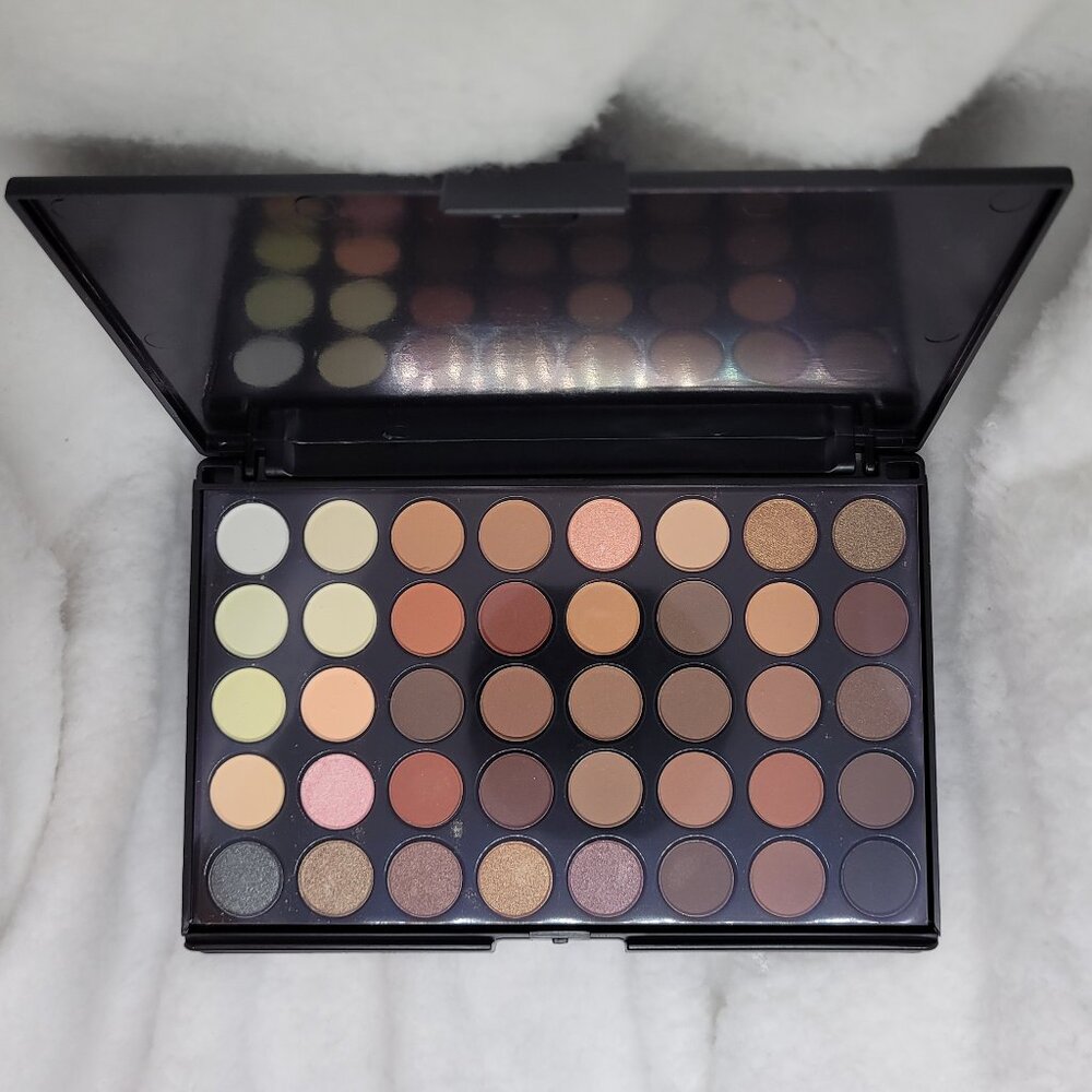 40 Color | Vibrant Earth | Eyeshadow Palette